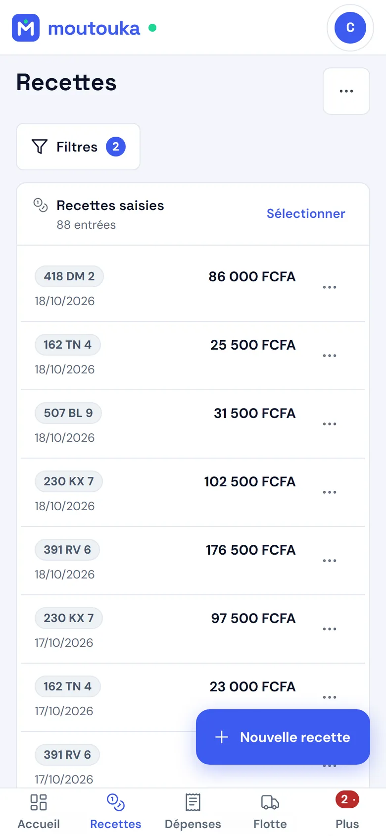 Les recettes sur téléphone : chaque recette saisie avec son véhicule, sa date et son montant.