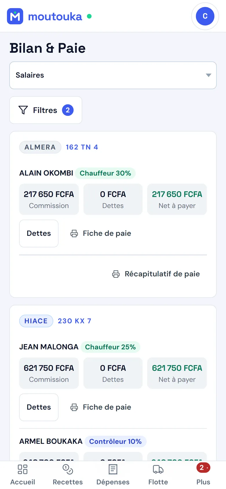 Les salaires sur téléphone : chaque personne, sa commission, ses dettes, son net à payer.